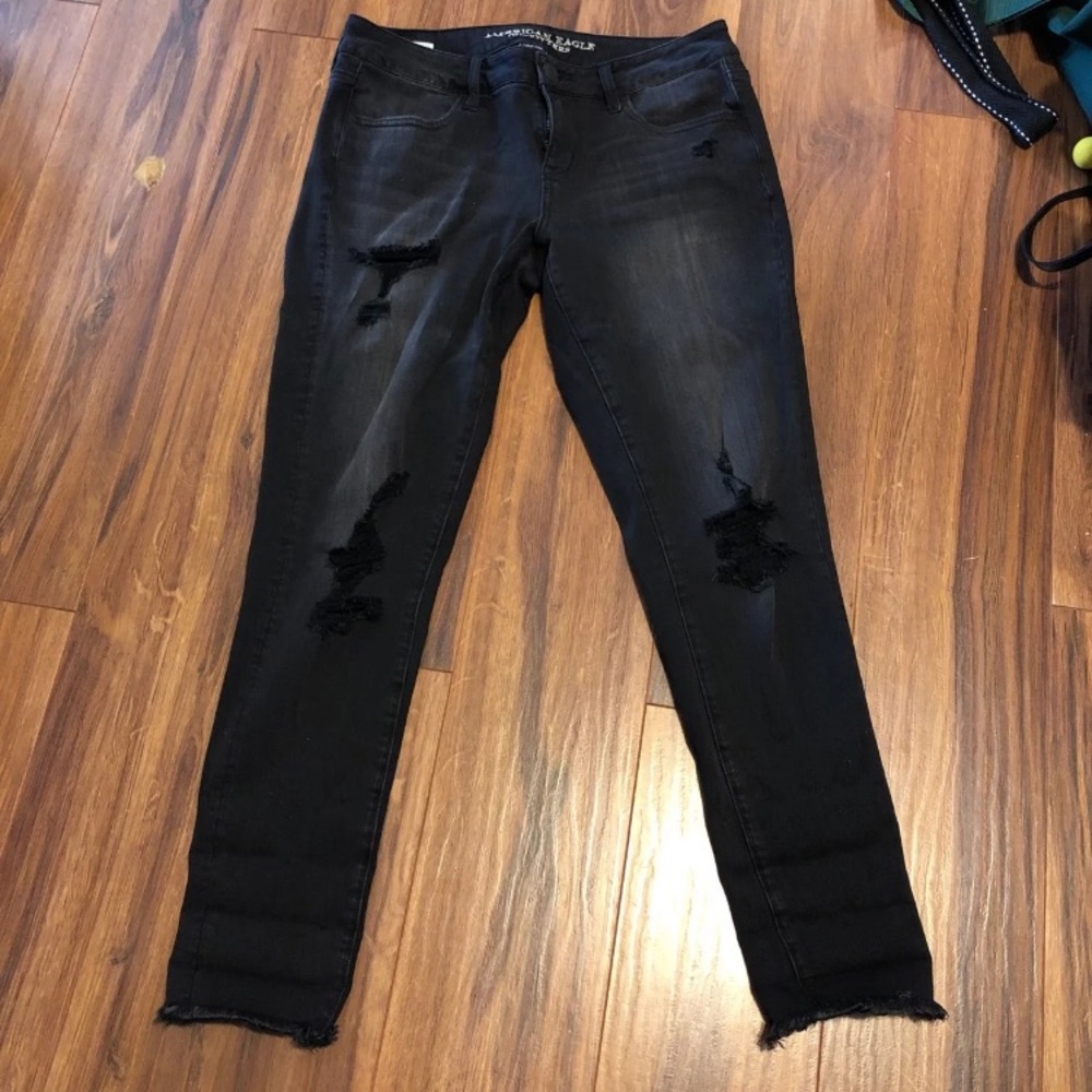 American eagle distressed jeans